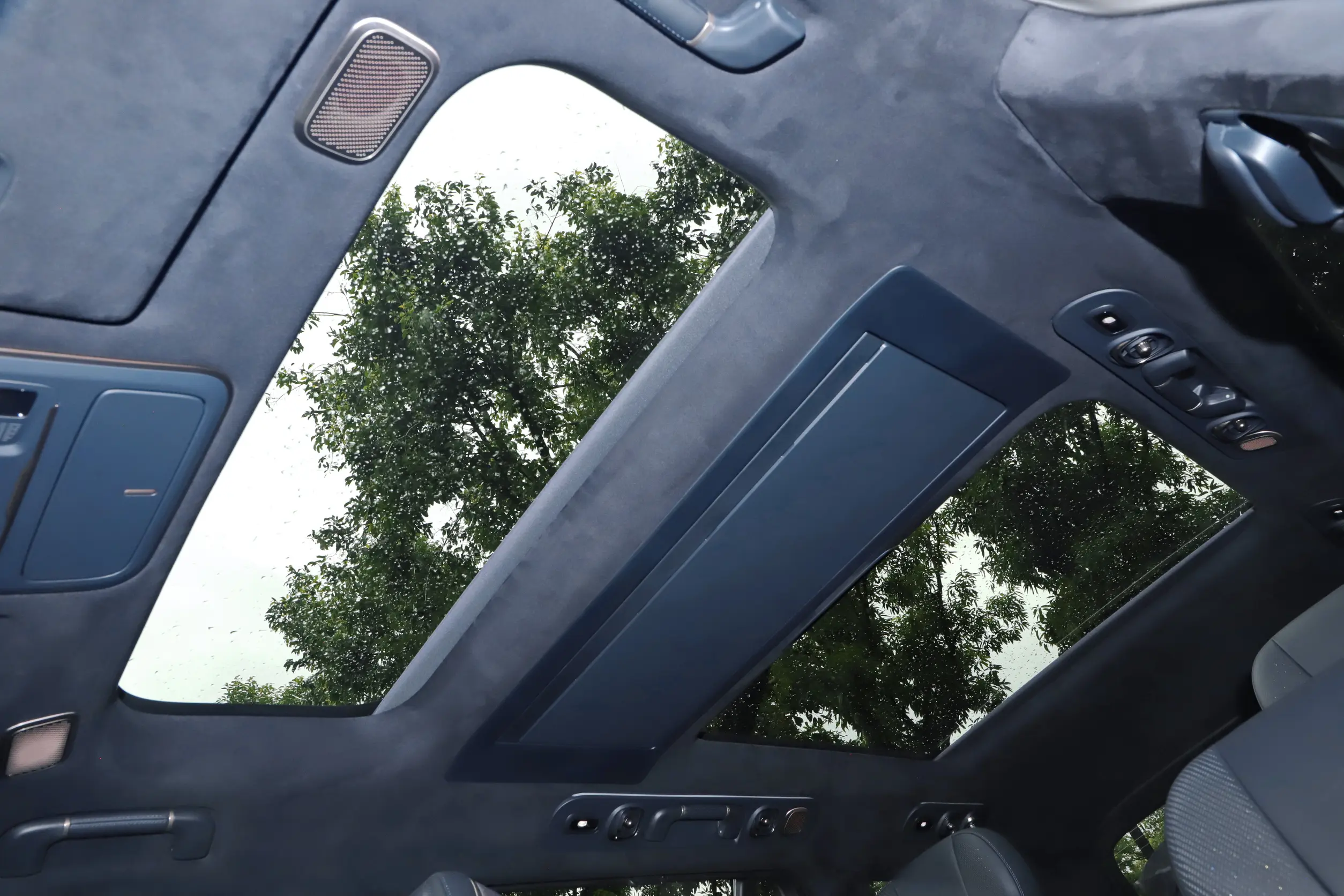 
								Lynk & Co 900 – 2025 full									