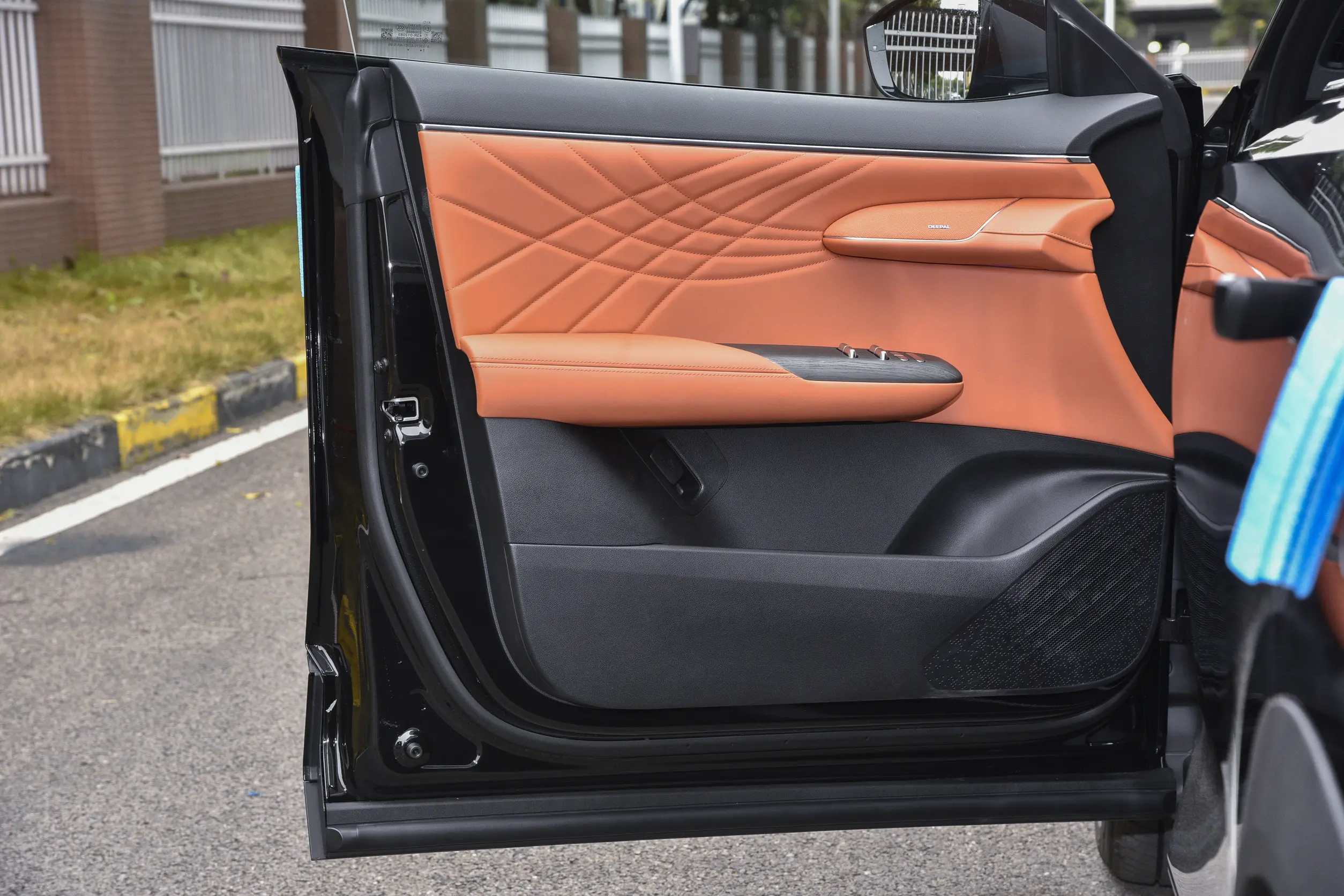 
								Deepal S07 EV – 2025 full									